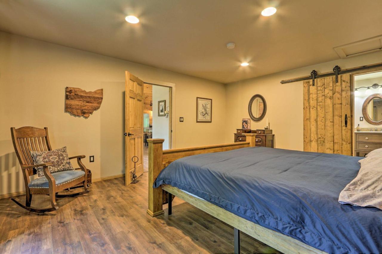 Butler Cabin On 19 Acres With Hot Tub And Fire Pit! Exterior photo